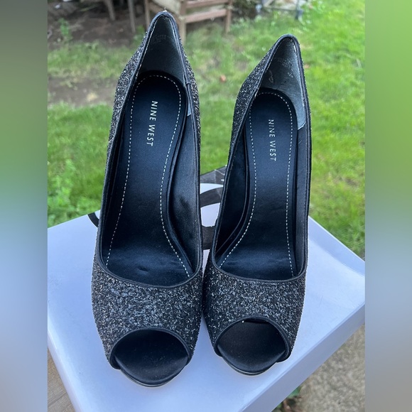 Nine West Peep Toe Sequin Heels Size 9.5M STUNNING! - Picture 6 of 8
